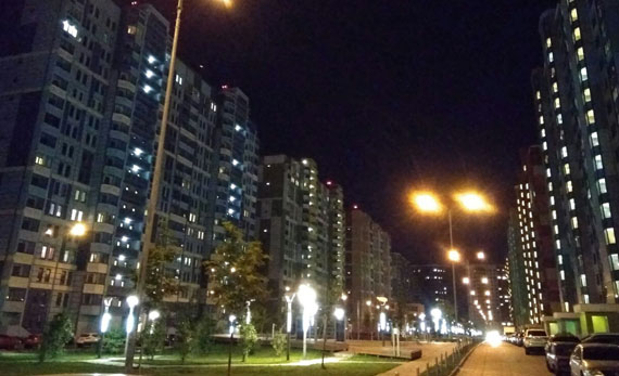 Ночная фотография комплекса ЖК На Базовской